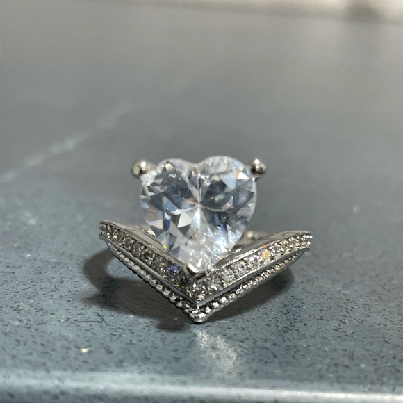 Crown Heart Silver Statement Ring set - Picture 14 of 17